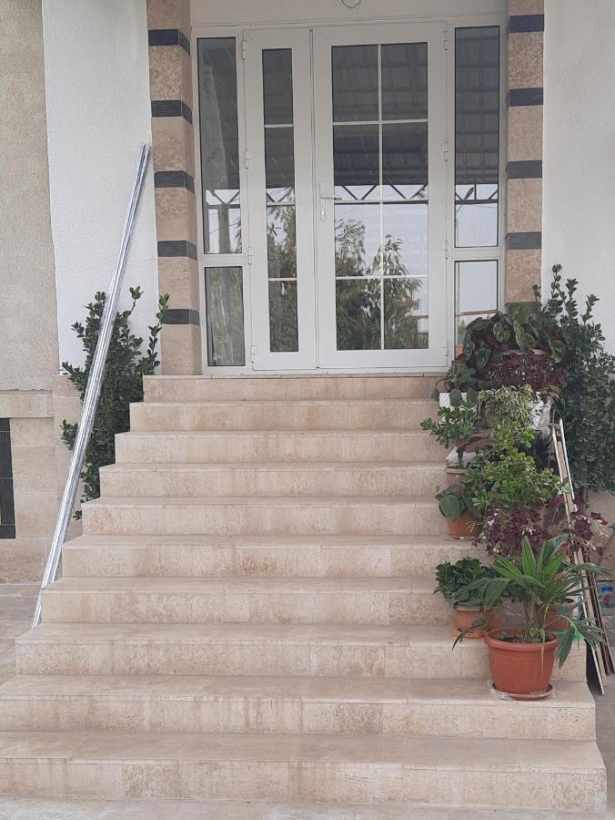 Abs Guest House אוש מראה חיצוני תמונה