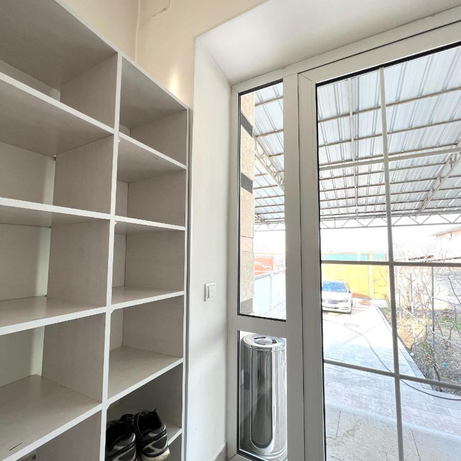Abs Guest House אוש מראה חיצוני תמונה