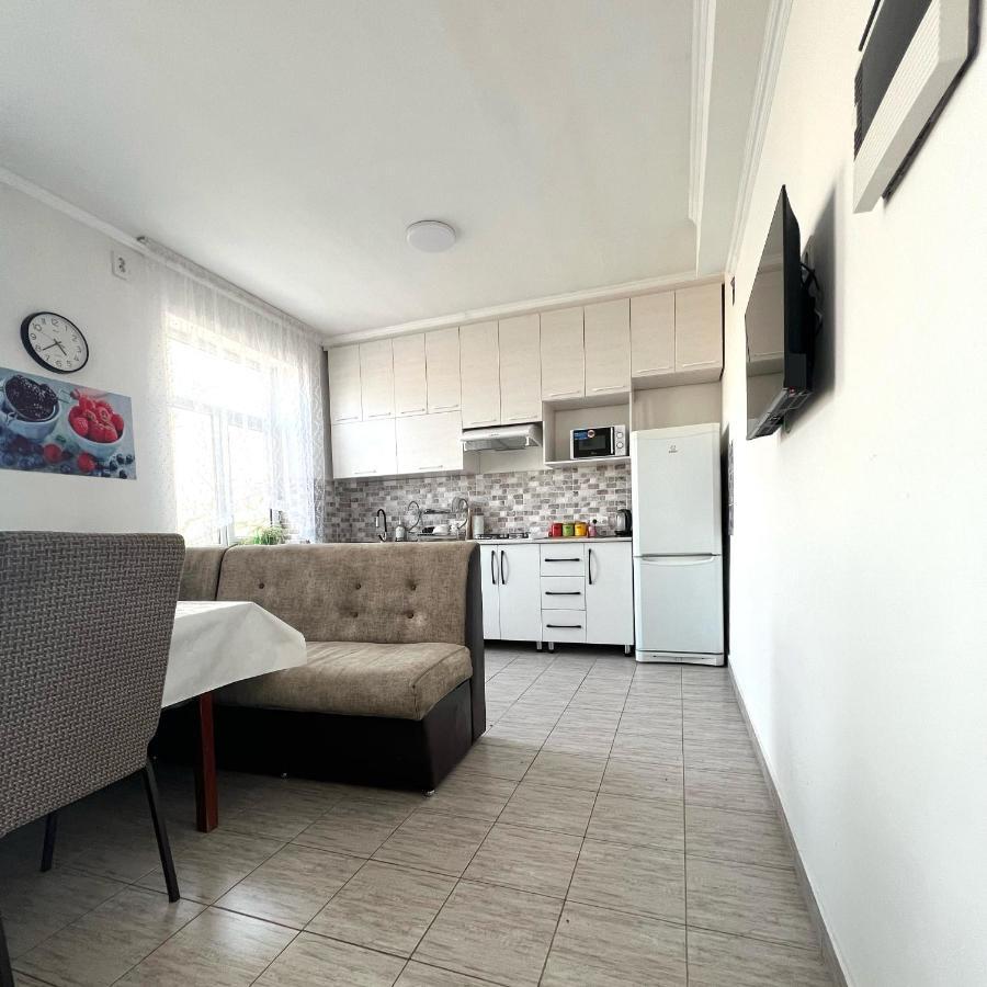 Abs Guest House אוש מראה חיצוני תמונה