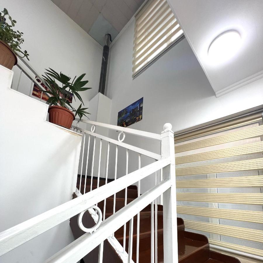 Abs Guest House אוש מראה חיצוני תמונה